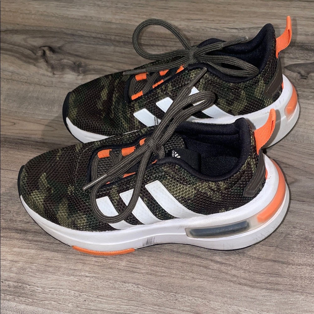 Toddler Boy’s Adidas Camo Sneakers EUC - Picture 3 of 7